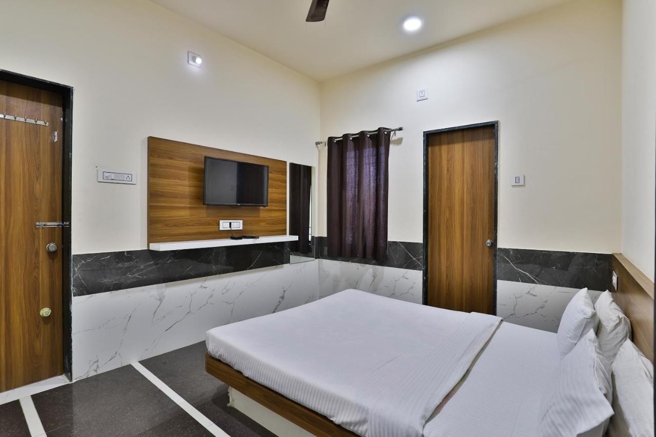 Dwārka Spot On 37366 Hotel Mahalaxmi מראה חיצוני תמונה