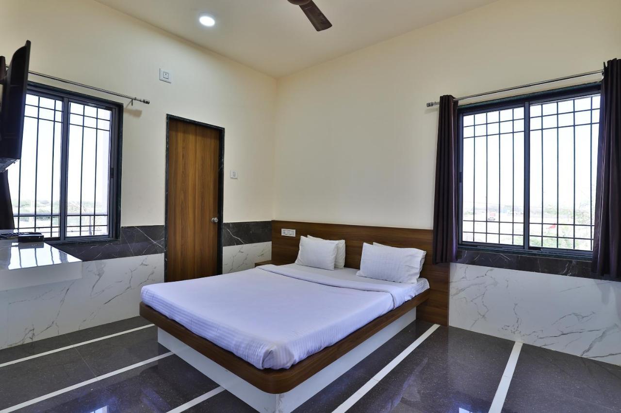 Dwārka Spot On 37366 Hotel Mahalaxmi מראה חיצוני תמונה