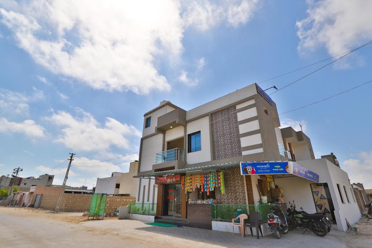 Dwārka Spot On 37366 Hotel Mahalaxmi מראה חיצוני תמונה