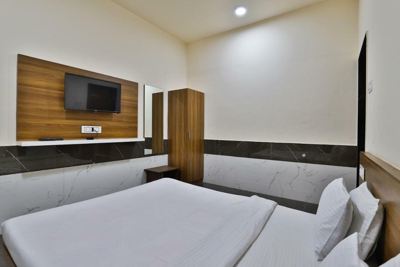 Dwārka Spot On 37366 Hotel Mahalaxmi מראה חיצוני תמונה