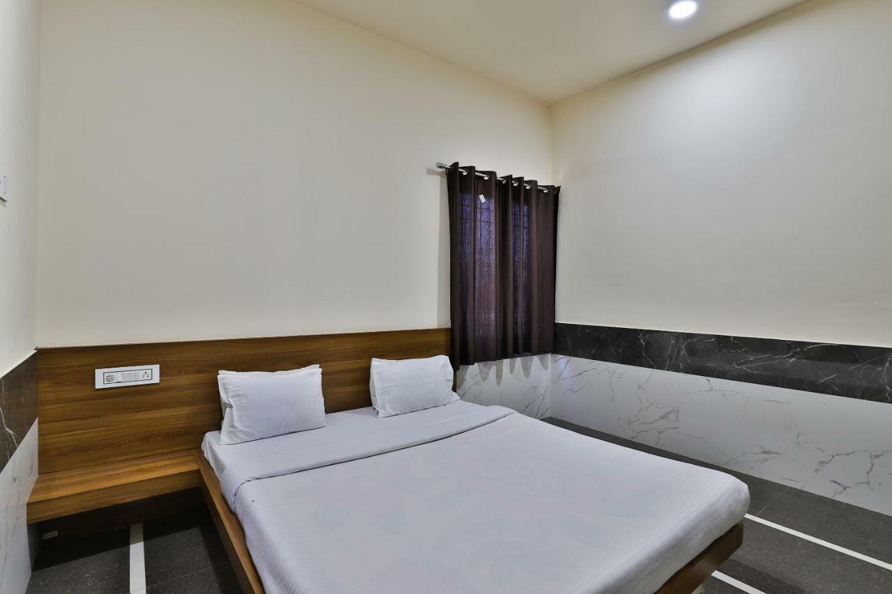 Dwārka Spot On 37366 Hotel Mahalaxmi מראה חיצוני תמונה
