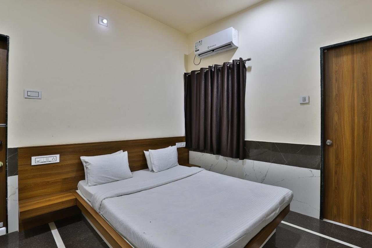 Dwārka Spot On 37366 Hotel Mahalaxmi מראה חיצוני תמונה