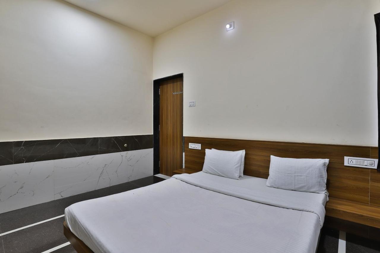 Dwārka Spot On 37366 Hotel Mahalaxmi מראה חיצוני תמונה
