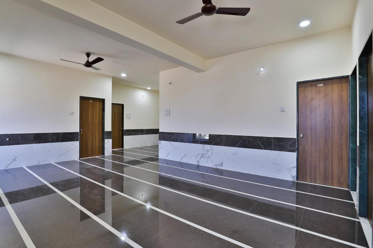Dwārka Spot On 37366 Hotel Mahalaxmi מראה חיצוני תמונה